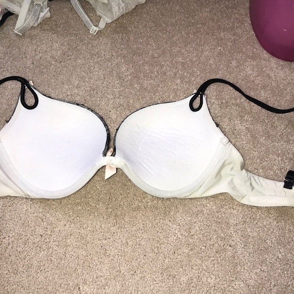 Victoria’s Secret Plunge Bra - Picture 2 of 3